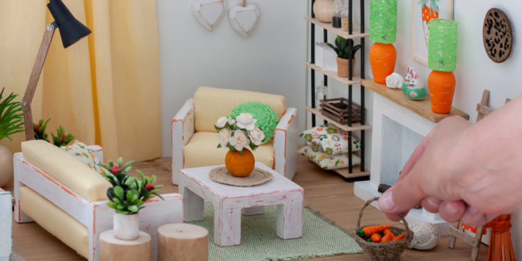 See how life can be in the dollhouse of a 13-year-old artist!